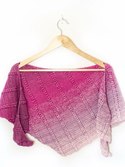 Blackberry pudding shawl - crochet pattern