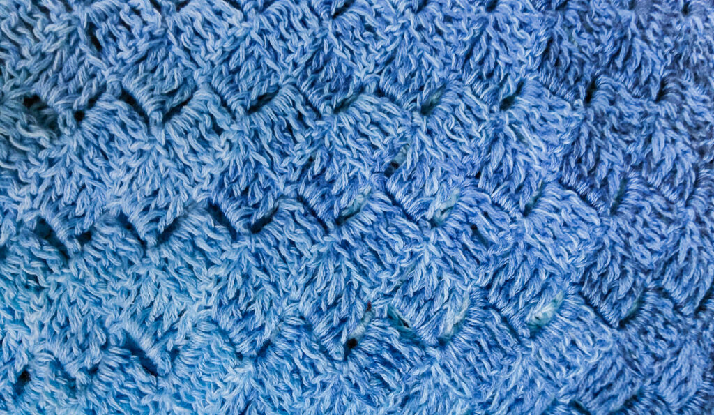 Callatis - free C2C triangle shawl stitch detail