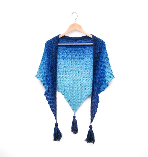 Callatis - free C2C triangle shawl on a hanger