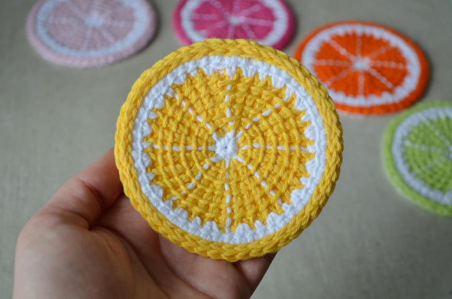 Citrus slice – Tunisian crochet coaster pattern – Yarnandy