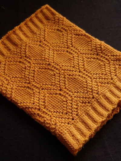 Honeycomb slice cowl - Tunisian crochet pattern